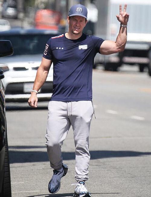 Mark Wahlberg Clothing Style - Add Your Life